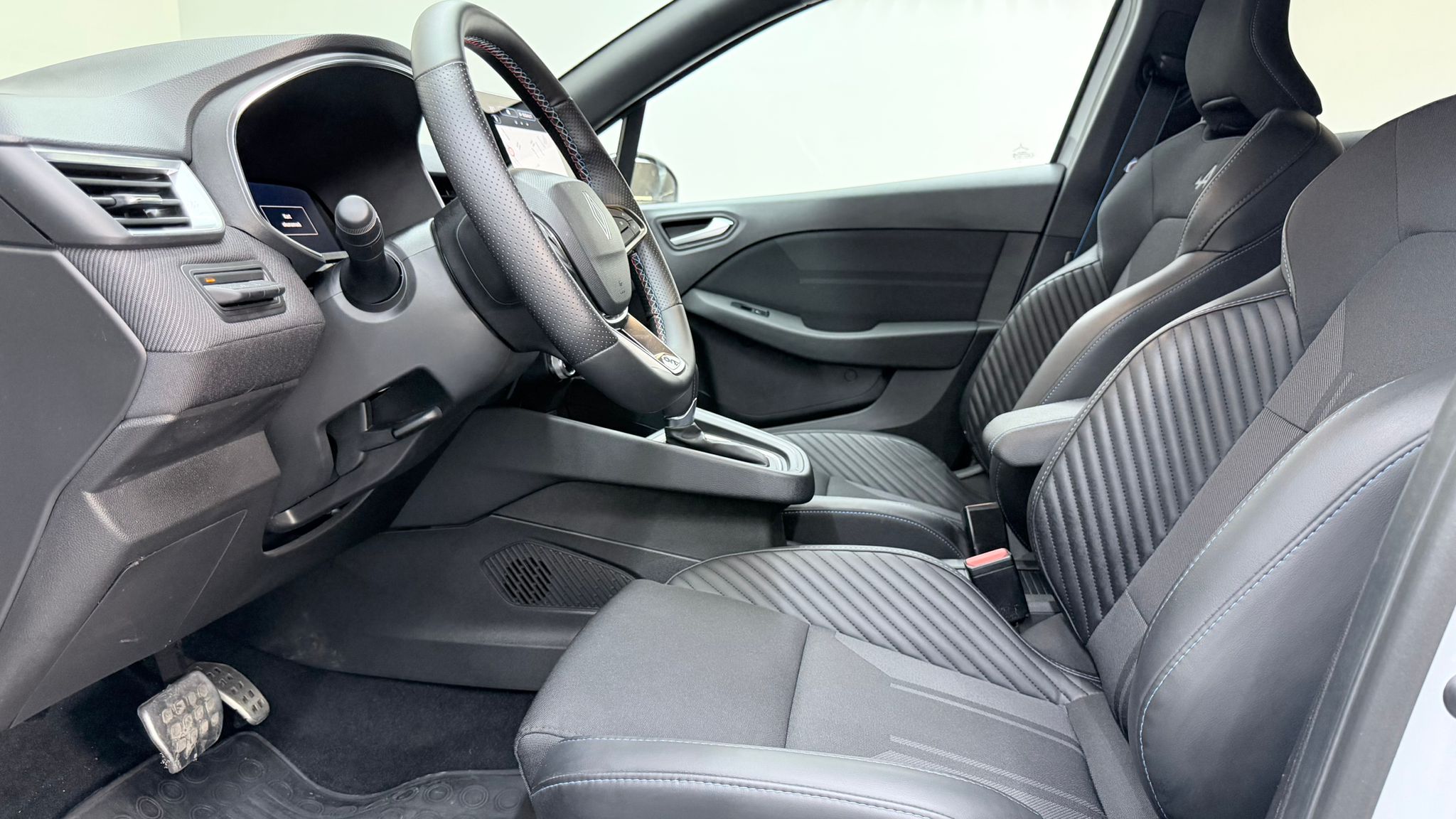 RENAULT CLIO 18